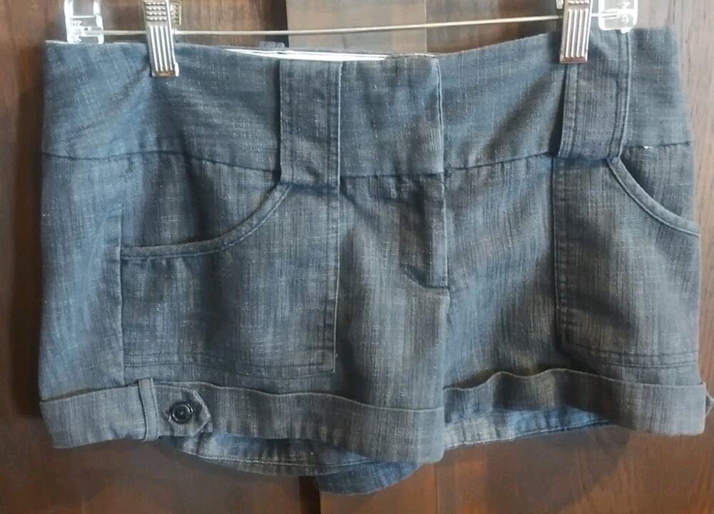 Vintage Black 90s Y2K Dress Shorts Size 6 Low Rise wide belt loops